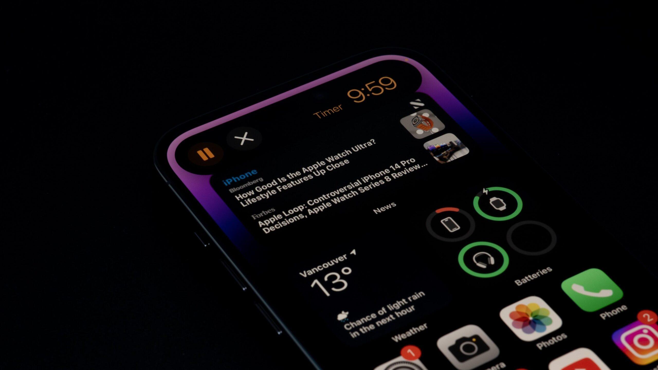 Timer in the iPhone 14 Pro Dynamic Island.